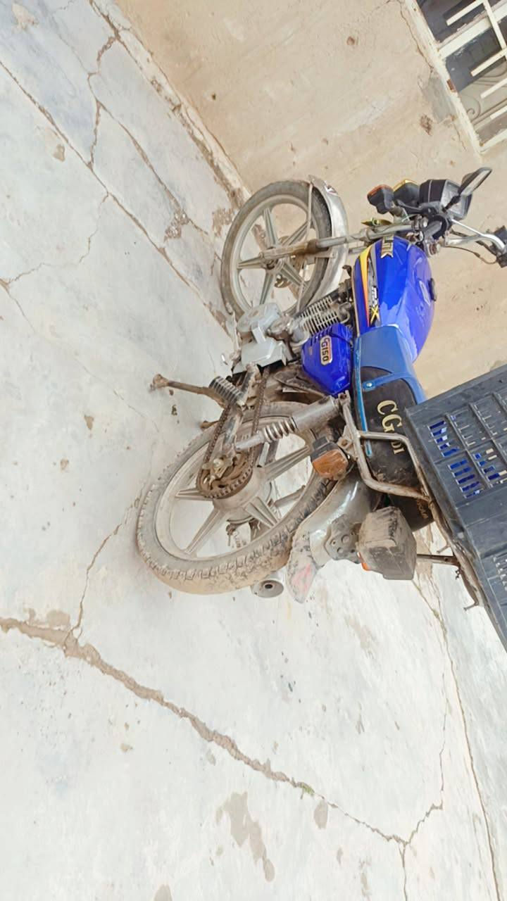 سلام عليكم اخواني دراجة سيفان موديل 20للبيع السعر خاص توصيل عل رقم ***********
