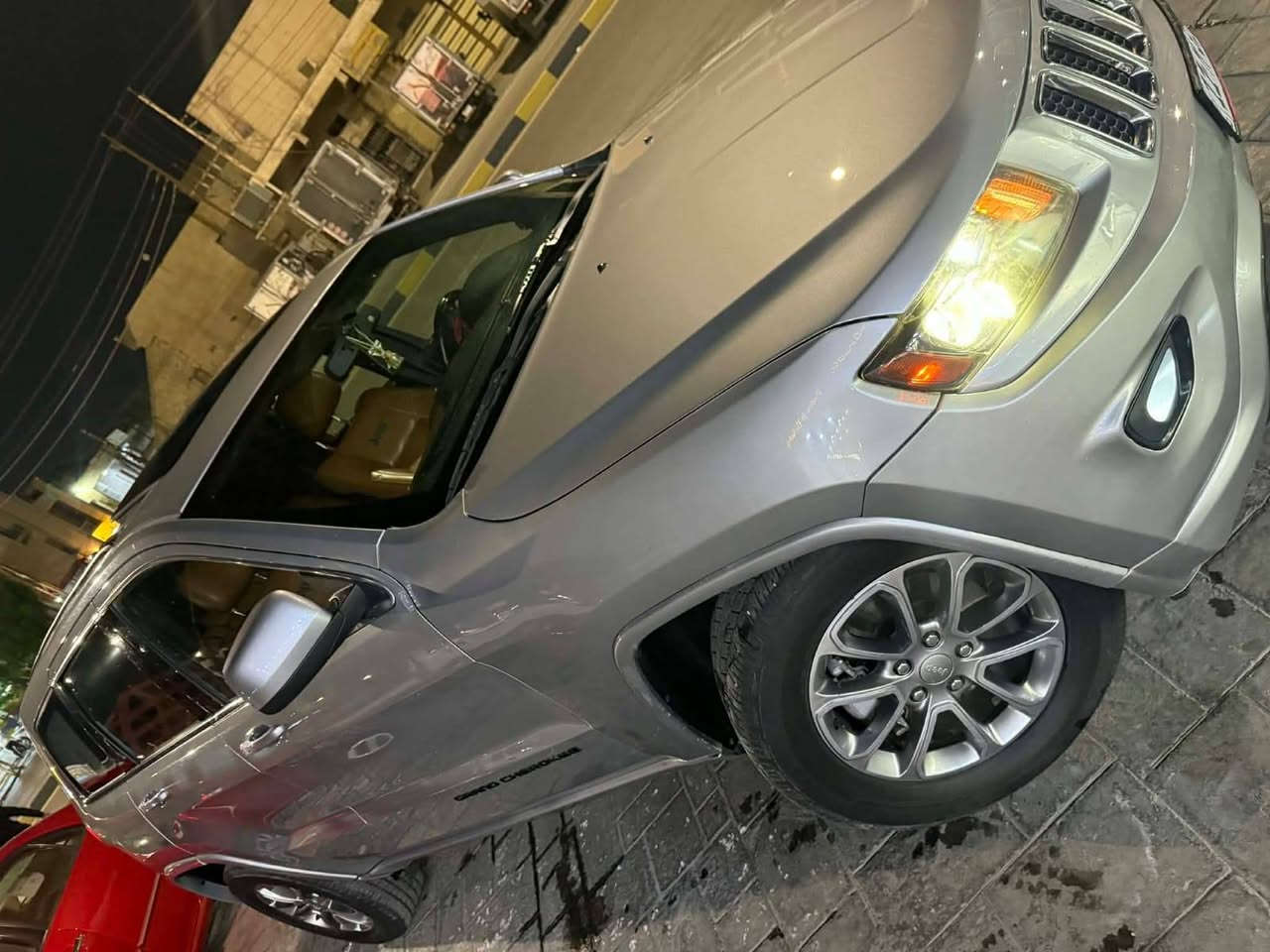 جيب لاريدو ٢٠١٤ بغداد بسمي ٣ قطع صبغ بنيد وجاملغ أمامي وجاملغ خلفي أثر طخه ستوته مكاني بغداد السيديه شارع العلوه سياره جديده سعر ١٩٠ وبيهه حك جيه شي بسيط *********** محرك ٦ سلندر
