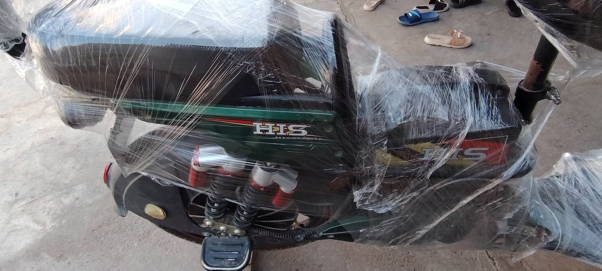 سلام عليكم ماطور شحن للبيع موديل 2024
اربع بطاريه مابيه اي عيب كله شغال بشرط 
 سعر300 الف وبي مجال للشراي الموقع كركوك حي النصر
 خاص او خابر على هذه الرقم ***********
