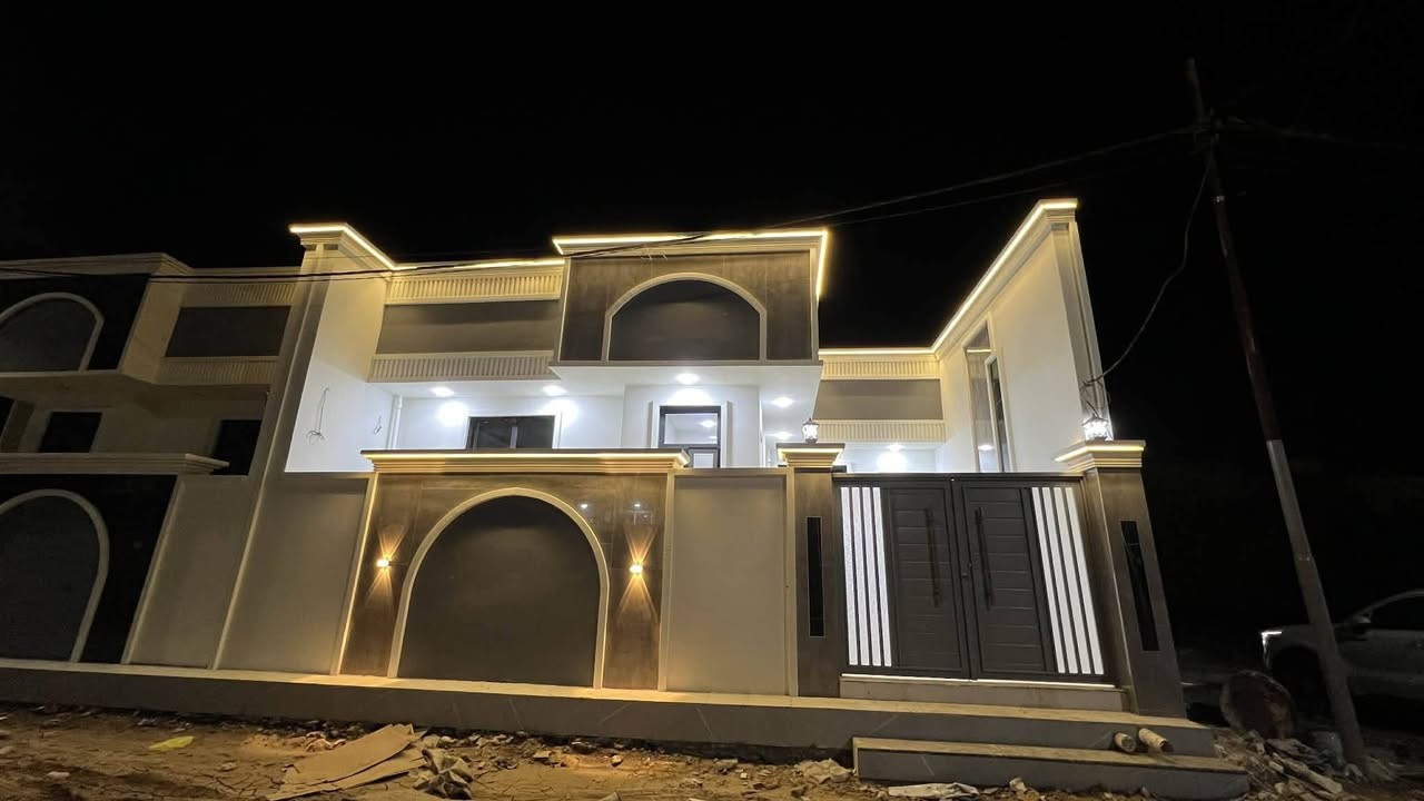 دار سكن للبيع 
ديوانية طريق السنية السياحي
داخل مجمع توحيد العفلوگي 
طابو زراعي سند 25 مشمول بالتطويب
المساحة m 200  الواجهة m10
بناء حديث بعده مامسكون 2025
 طابق واحد مسلح.. 
يحتوي على.... 
غرف نوم عدد 2 نظام سويت __صالة
أستقبال __مطبخ __مجمع صحي عدد 3
گراج سياره _ منور عدد 2
                       مراجعة
مكتب مهدي العتابي للعقار ديوانية الجزائر مقابل فندق برج الامراء.. 
للاستفسار  *********** مهدي العتابي 
            *********** حيدر الفتلاوي
            ***********
