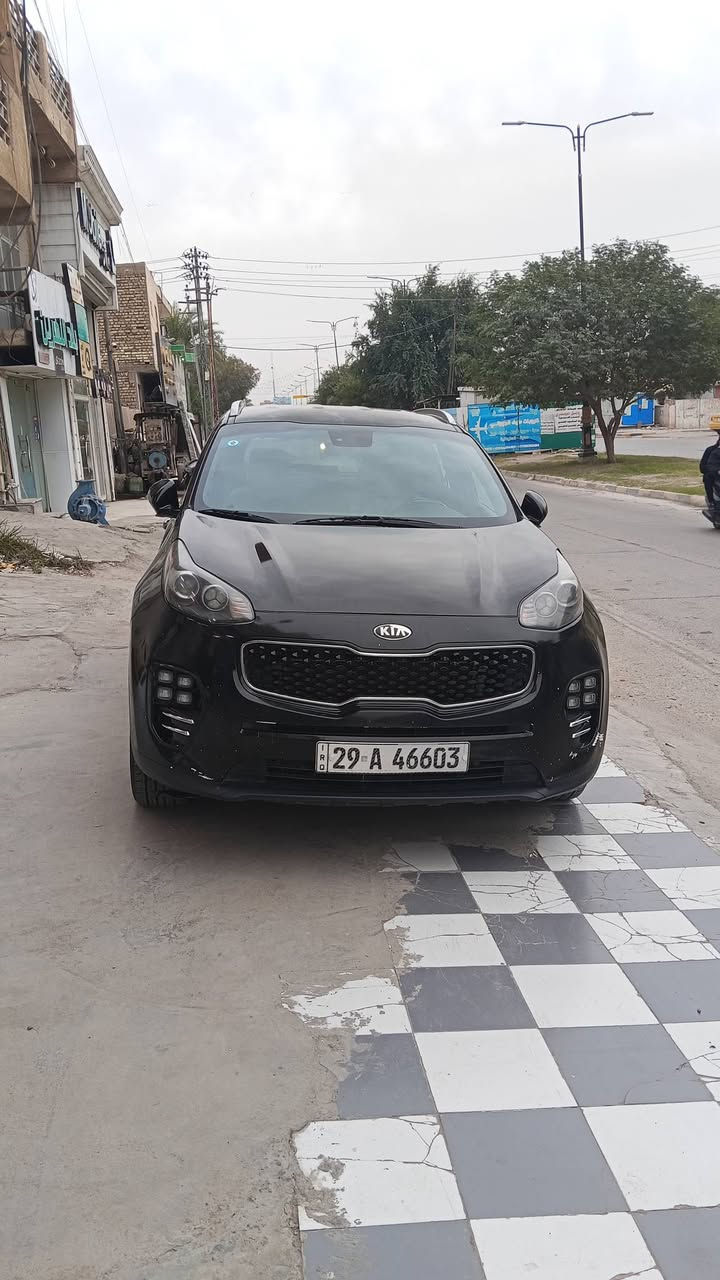سلام عليكم تحيه طيبه 
كيا سبورتج مديل 18
وارد امريكي بيها قطعه صبغ 
فول مواصفات ماشيه السيارة 100
رقم واسط بسمي السعر 155مع المجال 
اخوان اكو نفسها بل سوك 110كلشي اكو 
مكان السيارة واسط رقمي ***********
