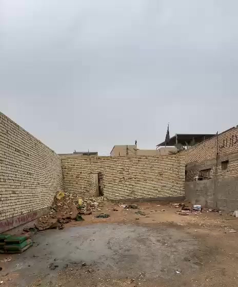 سلام عليكم قطعة أرض مساحة ١٠٠متر عنوان القطعه كربلاء منطقة باب طويريج قرب كنطرة السلام خدمات كامله ماء مجاري كهرباء تفاصيل أكثر اتصل عل ارقام التاليه او مراجعة مكتب علي السلطان مقابل مدارس الكنوز البوبيات عمود ٨٣ 
***********
***********
