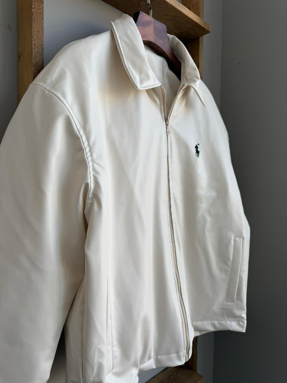 جملة فقط  قمصلة بولو كوالتي عالي حدا سيري خمسات حجز واتساب فقط ***********
