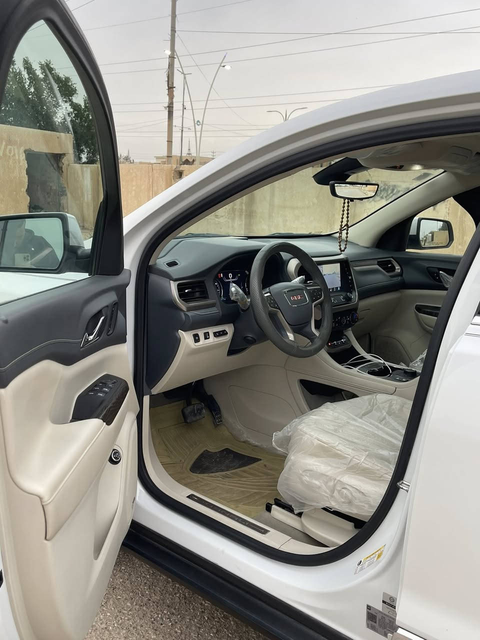 للبيع جي ام سي اكاديا دينالي 2023
فول مواصفات دينالي ضرر بنيد فقط ارباك ستيرن وبردة صور
الحادث بالمنشور لون ابيض صدفي داخل ابيض مميز ماشية 37 محرك 4 سلندر 2000 توربو 
الف مايل
ردار امامي قيادة ذاتية
تنبيه خروج عم المسار
نقطة عمياء
دتاشو عرض على الجامة الامامية
كاميرات محيطية 360
كاميرا بالمراية الوسطية
كشنات هيتر وتبريد
تبريد 3 قطع تحكم منفصل
7 راكب كشنات خلفية منفصلة vip
جنطة كهرباء فتح بالرجل جلاق
4 ابواب بصمة دخول بدون مفتاح
دبل سلايت
3 وضعيات قيادة
مري جانبية شفط
ويل كب حجم 20 انش دينالي
كير 9 نمر
السعر 25000$ الشراي فقط يتصل التفاصيل كلها واضحة السيارة نضيفة جداً وضع الشركة خالية من المشاكل تصليح درجة اولى بدون نقص ومكان السيارة سامراء ***********
