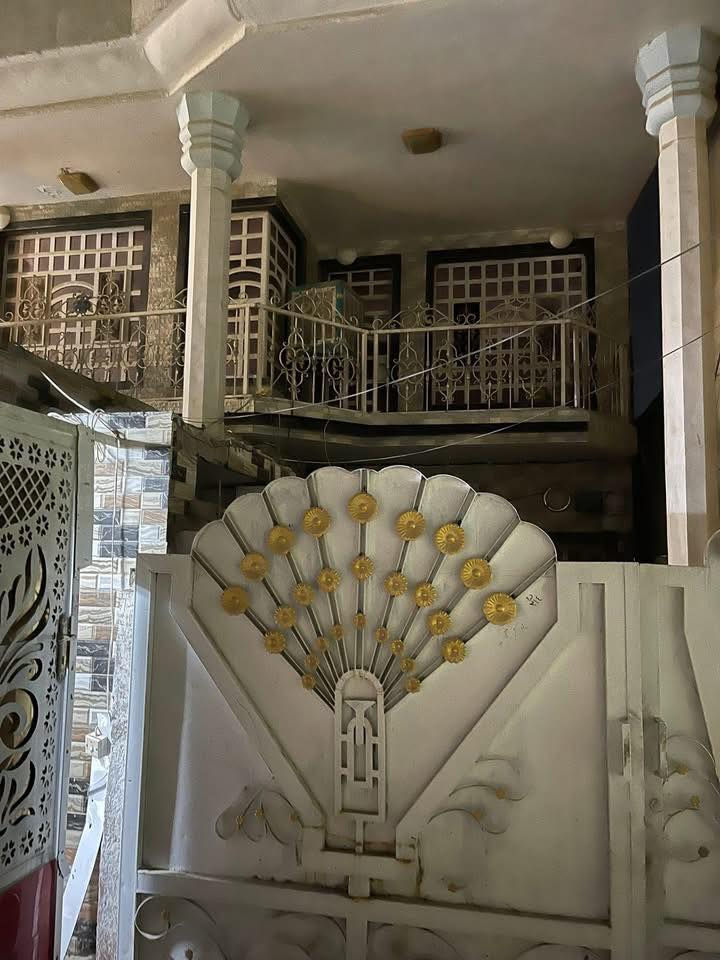 السلام عليكم 
للايجار  مشتمل طابق اول درج خارجي مستقل 
يتكون من غرفتين وهول كبير. ومطبخ وصحيات وسطح خارجي  العنوان حله حي المهندسين مقابل الكفيل الاستفسار ع الخاص 
او الرقم *********** واتساب واتصال
