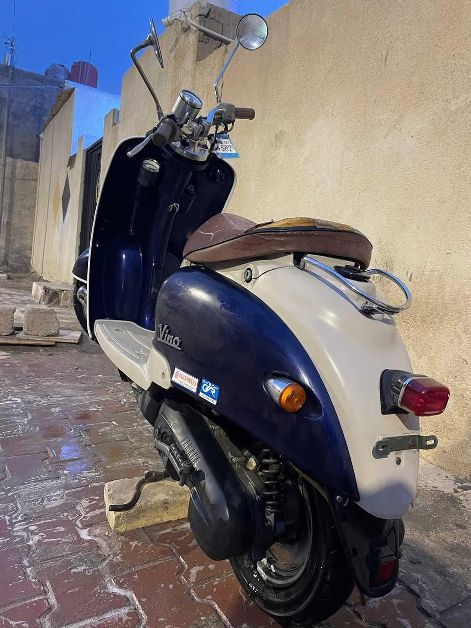 السلام عليكم الدراجه كامله من كلشي شوفة العين ماعدا قبق مال اشاره لو بالف لو بخمسميه مامجفته وين ماتريد نروح ونفحص والدراجه على وضع البلاد ونعمه من الله معدل 60 تنطيك مامتعوبه اخذته من وكيل بل عماره الدراجه بيهه منفيس و مكاتبه بسمي الدراجه (كفراته بيهه شخوط قليله ) من الحاويه مو مني وبلخدمه السعر 750 وبيهه مجال للتواصل
***********
