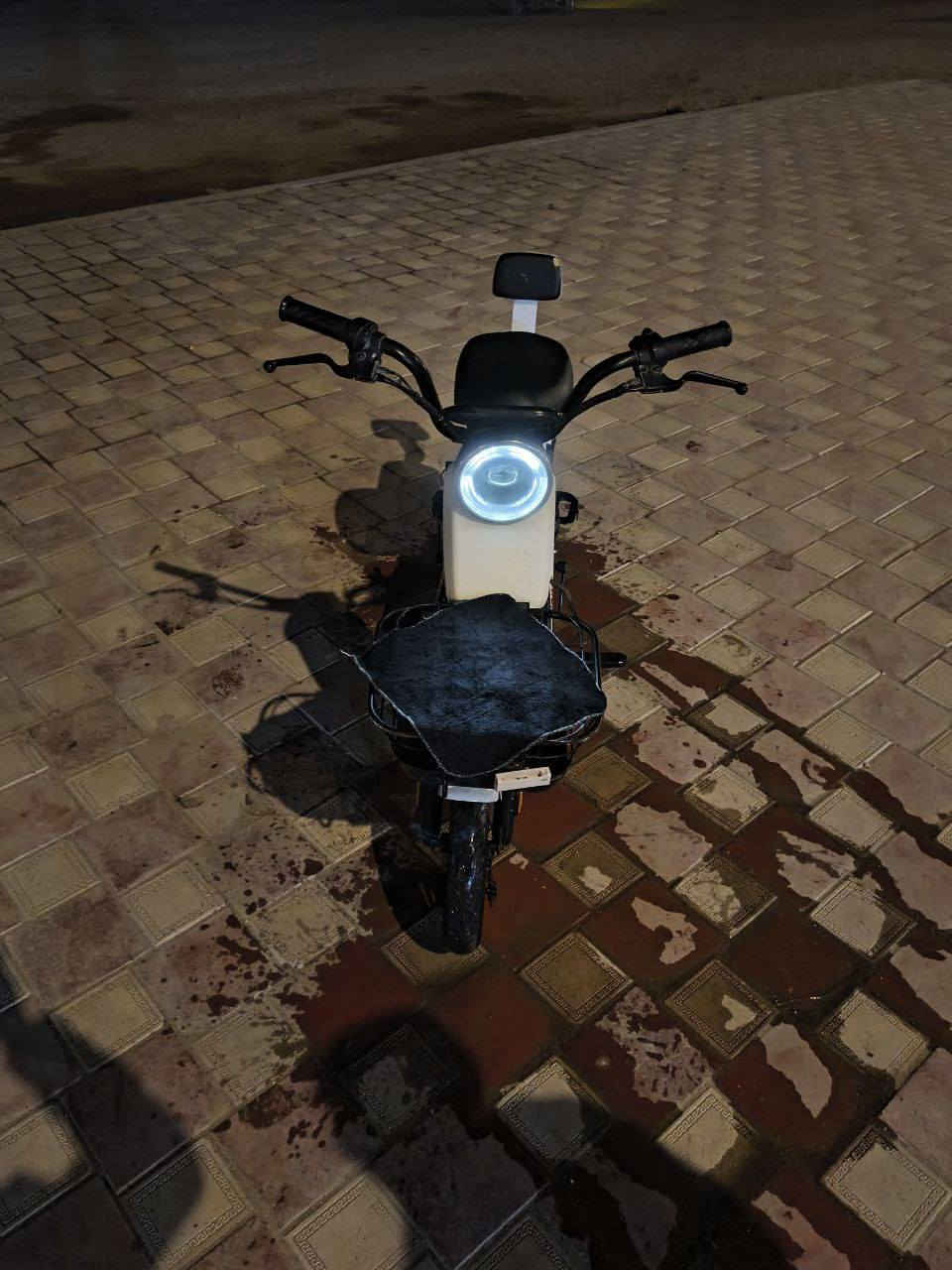 السلام عليكم ورحمة الله وبركاته 
بأيسكل شحن حجم 16 بأيسكل نضيف مثل ما اتشوف سعر البايسكل 300الف او مراوس بـ R8ونطي فرق أو بي مجال حك الجيه أي تفاصيل اتصل وإني خادم ***********مكاني كربلاء
