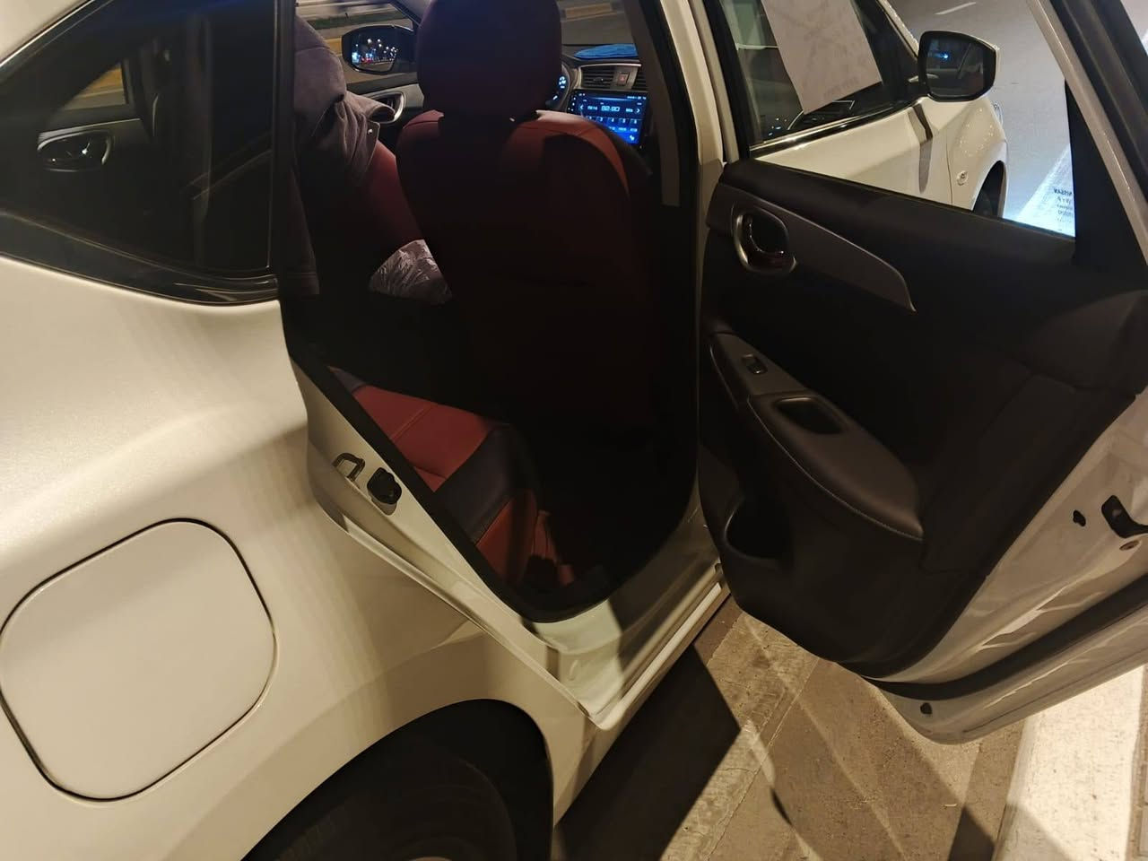 سنترا 25 كفاله من الزلغ شاشه تحكم داخل احمر ماشيه 3الف داخل جلد احمر سنترا موسيلفي  بصره القبله ***********
