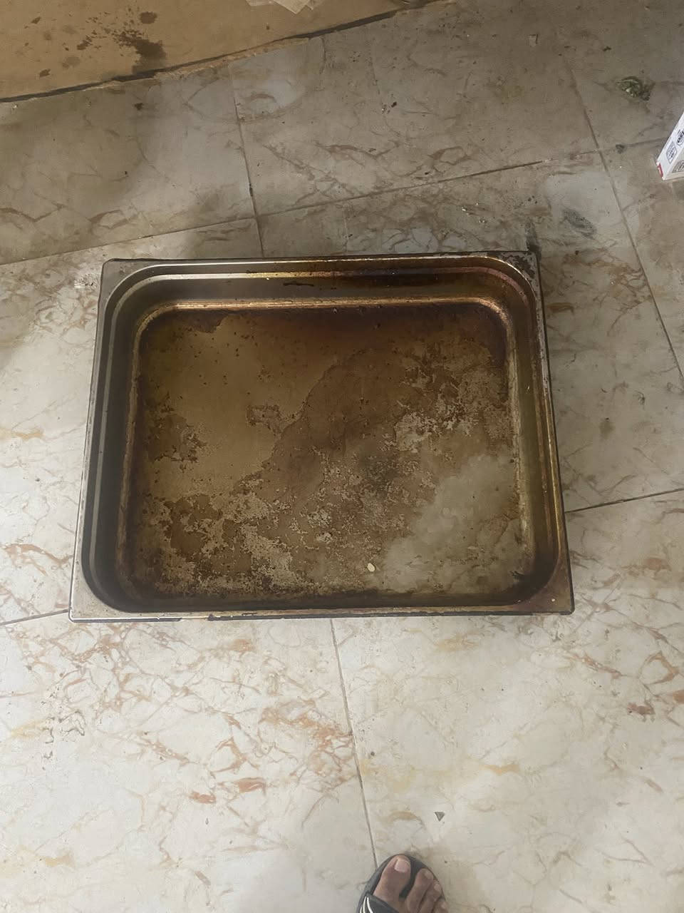 غراض مطعم لبيع عنوان كربلاء حي شرطه رقم ***********
