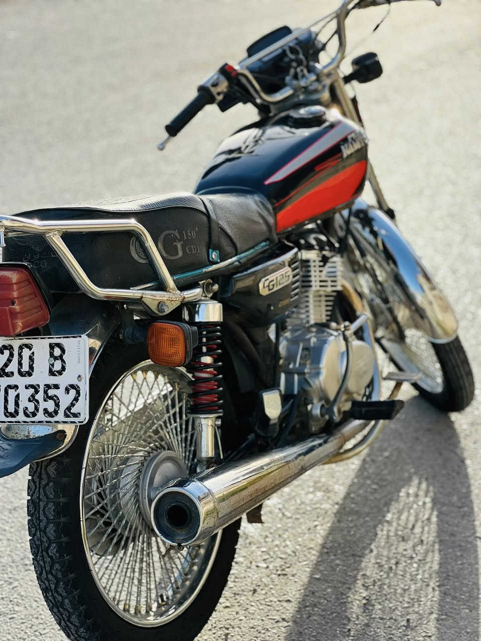 السلام عليكم دراجه للبيع موديل المحرك 2024 والشاصي 2014 رقم وسنويه رقم ديالى تحويل ثاني يوم محرك اسبانه مطاخه لا صرف ولا تبخيرر الدراجه مابيهاا نقص كله شغال السعرر 1300 وبي مجال مكان خانقين امام عباس  للستفسار خاص اوو راسل واتساب *********** الرقم مقفول راسل واتساب
