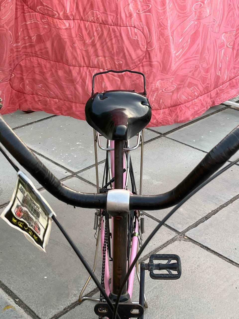 سلام عليكم
بايسكل بناتي للبيع 
الحجم 26
لون وردي 
المكان كوت - دامــوك
السعر :  خاص


**إذا كنت صاحب هذا الإعلان وتريد حذفه لأي سبب، رجاءا أرسل رسالة إلى الدعم الفني**