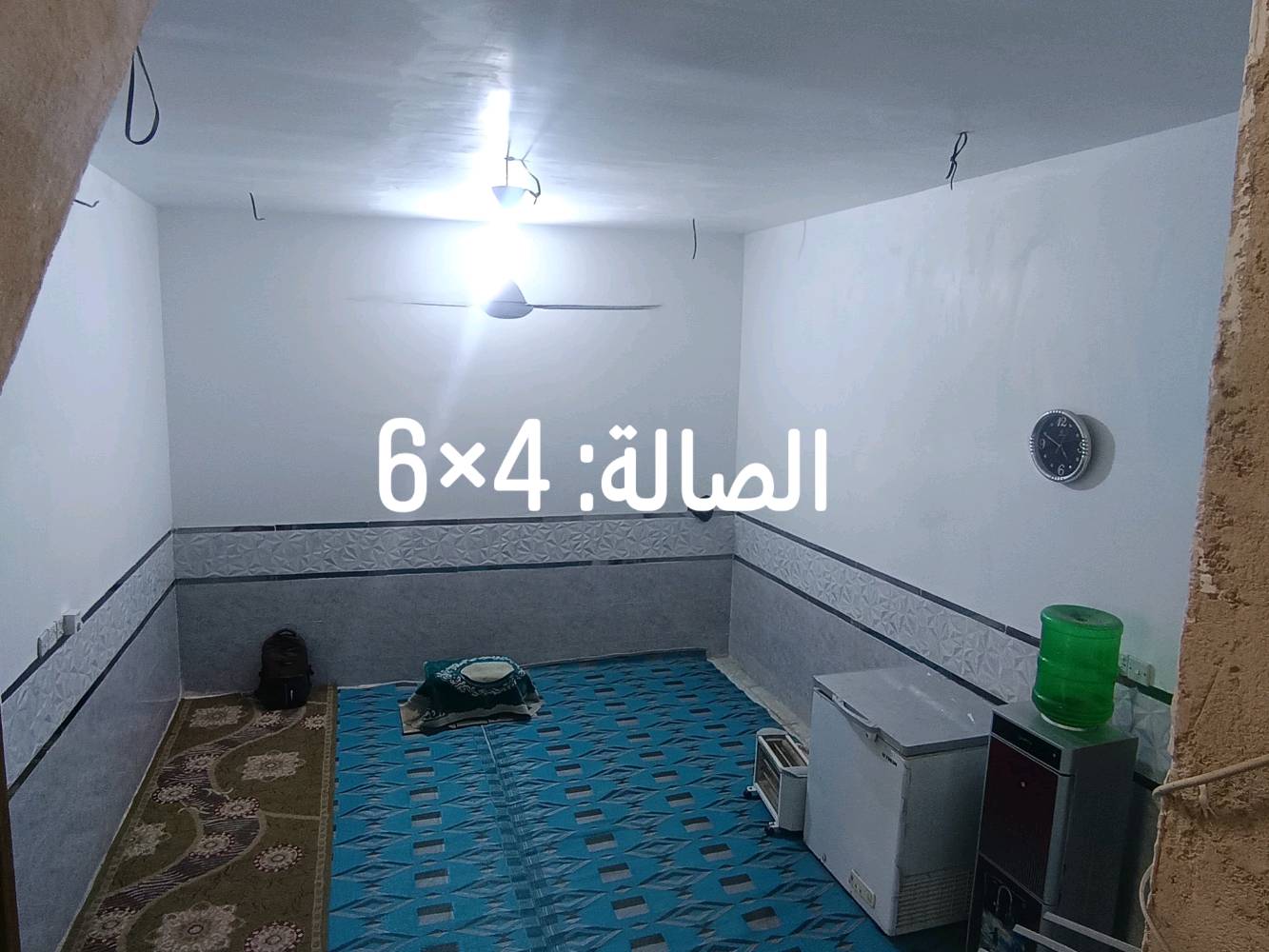 بيت مساحة 100 متر طابق ونص في كربلاء 
يبعد عن الأمام الحسين (ع) 4 كيلو متر 
موقع البيت مميز قرب شارع طويريج حلة طريق الزوار 
واجهة 9.5 نزال 14.5
للاتصال: *********** 
يحتوي على: 
استقبال 5×4
مطبخ 3×4
صالة الطابق الارضي 4×6
صالة الطابق الثاني 4×6
غرفتين نوم: 
غرفة الطابق الارضي 4×5 
غرفة الطابق الثاني 4×5
حمام الطابق الارضي 1.20×1.80 
حمام الطابق الثاني 1.20×1.80
ومتوفر بالقرب منه كافة الخدمات: 
ماء - كهرباء - شارع تبليط
مركز صحي(مستوصف مدينة الزائرين)
(جامعة كربلاء)
 (مدارس - ابتدائية - متوسطة - اعدادية)
للاستفسار: الاتصال على الرقم ***********
او مراسلة الصحفة. 
ويمكنكم الاتصال او المراسلة واتساب على نفس الرقم .

العنوان: كربلاء شارع طويريج حلة (طريق الزوار) قرب جامعة كربلاء 


