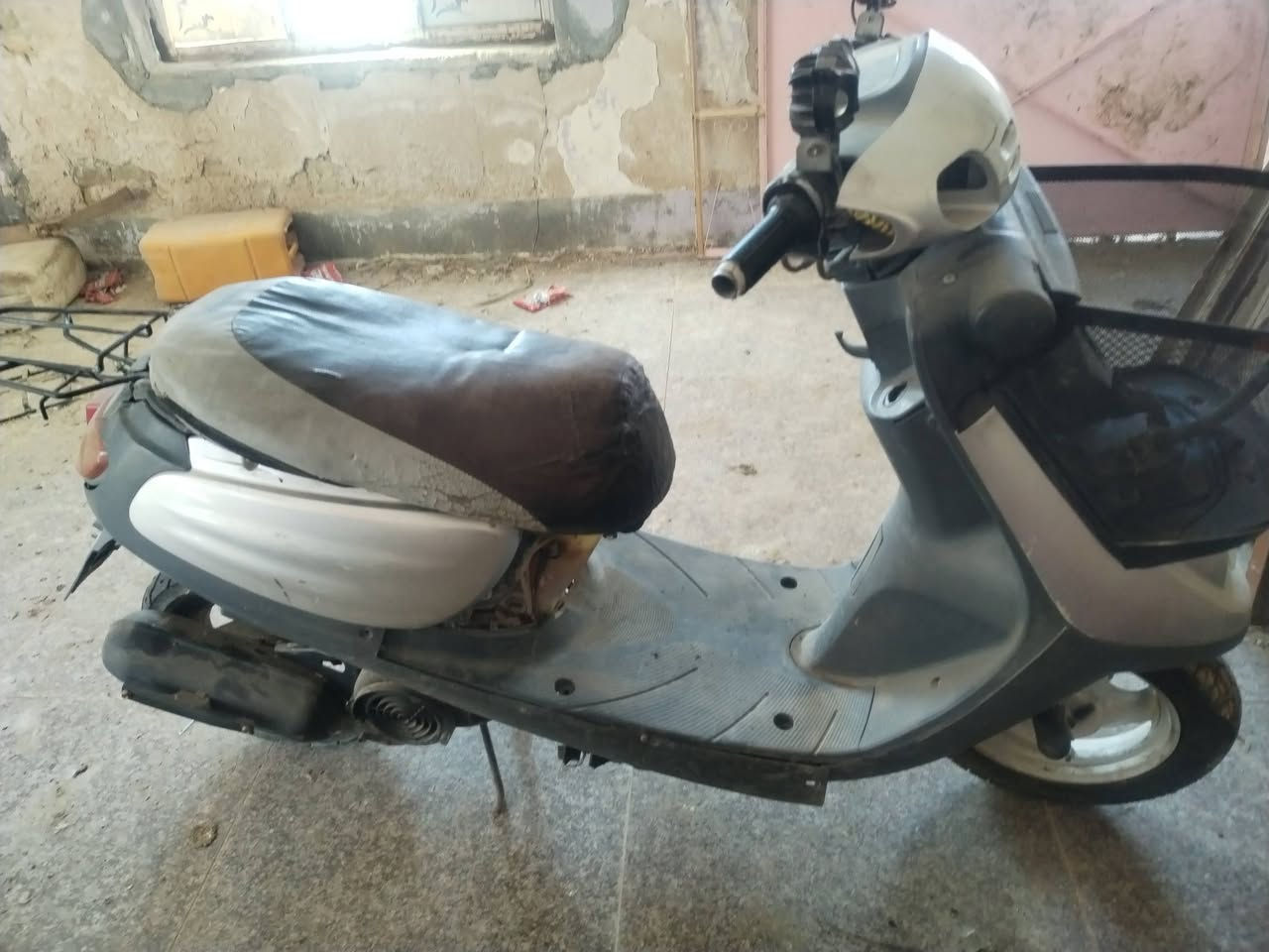 سلام عليكم. دراجه متروكها صاله ٣ اشهر
محركها نضيف شديت محرك بشهر ٨ 
بس عوزها ترتيب


**إذا كنت صاحب هذا الإعلان وتريد حذفه لأي سبب، رجاءا أرسل رسالة إلى الدعم الفني**