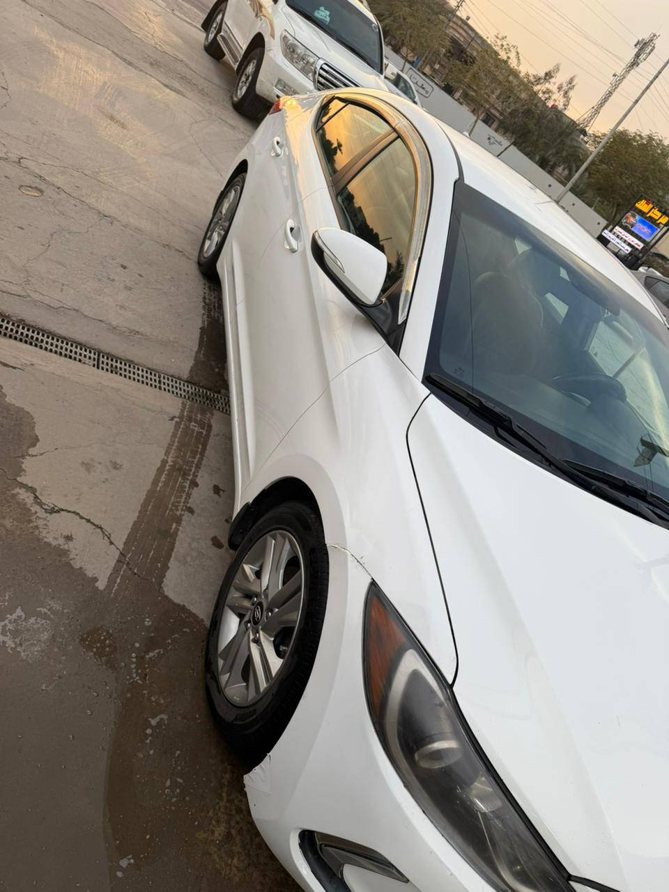 السلام عليكم النترا موديل 2017 امريكي 
بيه فقط بنيد صبغ فقط 
سياره جديده خير من الله كير محرك مكفولاتت
شاصي لغد كفاله مكاني بغداد حي الجهاد السعر 
118 وبيه مجال 
***********
