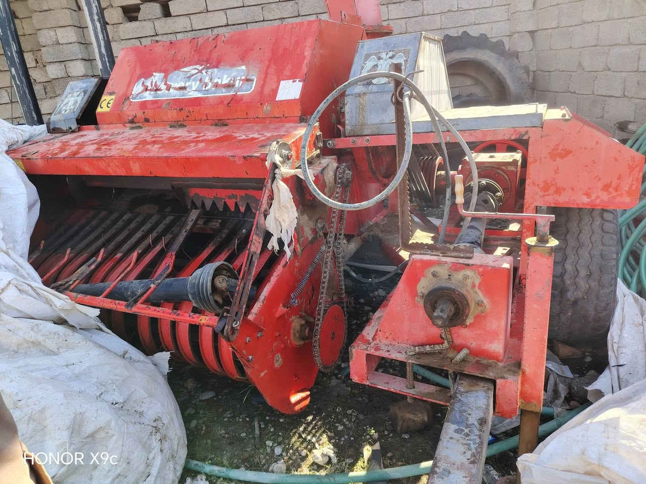 السلام عليكم للبيع دكاكه مال تبن معمل ١١ شلفه مع عرباين تركيات المكان الموصل للأتصال والأستفسار ***********
