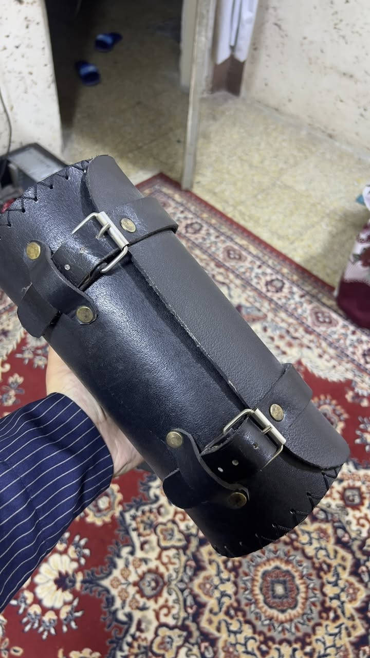 جنطه جلد جاموس عمل عراقي 20الف
عتله كير مال دوسه ستد 5الف
قمجي مال سكليترشادو الخط الثاني 5 الف 
زوج مري اصليات ياباني نضيفات 30
تك مرايه هم اصليه 5الف
عضمات اصليه مال شادو وستد تشتغل كلاسك 15 الف
صفاحيه شادو اصليه جهه الشوته 25الف
شفقه لايت 5 الف
مسطره بلوجكترات عمل مال شادو وترهم كلاسك 5الف 
دوسات شادو بلاديه 40 الف 
اوالياخذهن شلع  يصير غير سعر
***********
