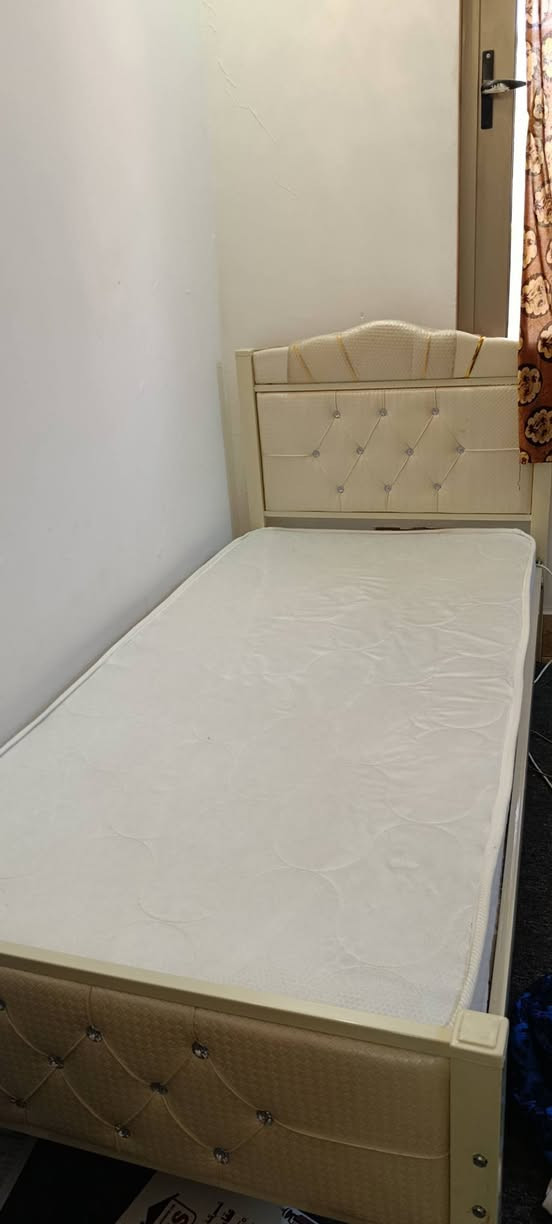 موجود بالسيدو بارك. 
السعر 250 الف


**إذا كنت صاحب هذا الإعلان وتريد حذفه لأي سبب، رجاءا أرسل رسالة إلى الدعم الفني**