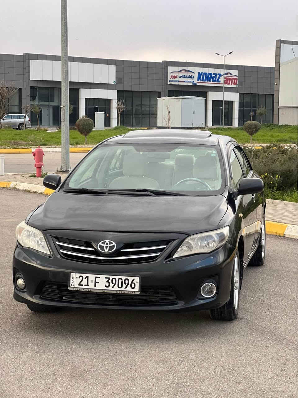 ١٠٩  $ قوفليتى 
***********
کرۆلا ٢٠١٣ خلیجی GLi . فوول مواسەفات مەکینە گەورە و سلاید . ٢٠٦ هەزار ڕۆیشتووە. لە حیزام دوو پارچەی بۆیاخ نیە.  سەنەوی بەناوی خۆمەوەیە سێ چوار ڕۆژە بەسەرچووە. مەکینە و گێڕی نەکراوەتەوە تەبرید و ساردو گەرم ئیشەکات.
سوكان فوليوم گيچ توبز ته بريد له مس  حاسه  شاشه ويل كه پ
***********  سليمانى السليمانية, العراق
