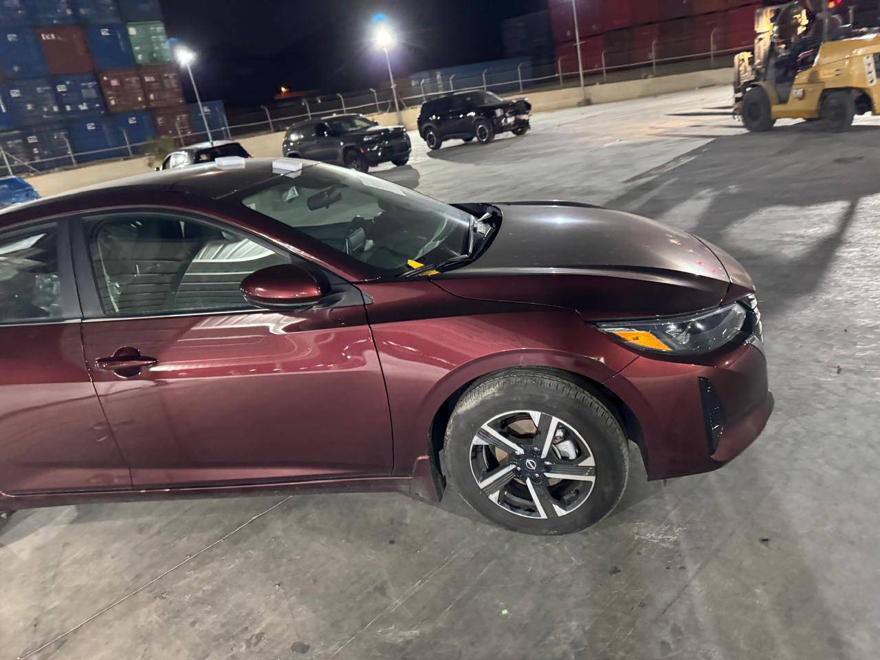 سيارة نيسان سنترا موديل ٢٤لون كرزي كلين ماشية ١٠٠٠٠الف ميل وارد امريكي محرك ٢٠٠٠كير اوتوماتيكي للاتصال ومعرفة السعر ***********مواصفات SV تشغيل عن بعد
