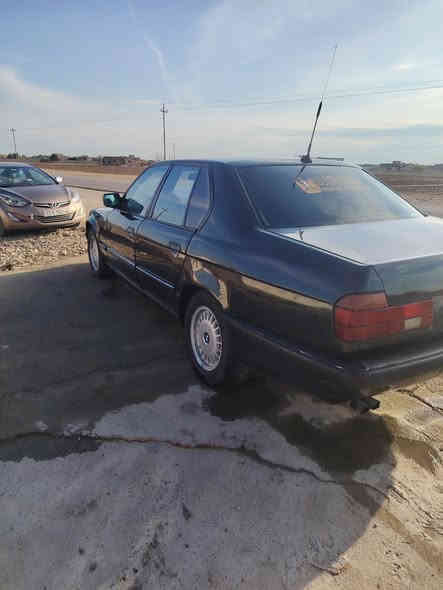 السلام عليكم بيم حجم 735 رقم نينوى سنوية بيضة ابيع حبل بدون تحويل فقط مكفولة كير ومحرك شرط صدر خلفي وامامي جديد تخم تاير أربعة جديد مسجل وأربع سماعات شغال كهربيات كلهة شغالة كشر وقرفة جديد داخل حيل حلو كير اوتو سيارة جاهزة السعر ٢٥ ورقة وبيهة مجال مكان السيارة العلم قريت الربيضة ***********) *********** مراوس حسب القناعة
