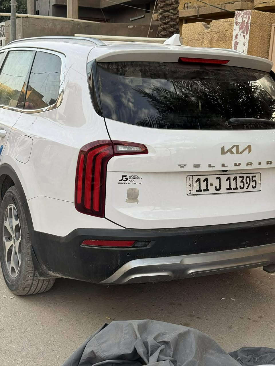 المحرك: V6 سعة 3.8 لتر بنزين  ￼
• القوة: حوالي 291–295 حصان  ￼
 • عزم الدوران: نحو 355 نيوتن·متر  ￼
 • ناقل الحركة: أوتوماتيك 8 سرعات  ￼
 • نظام الدفع: دفع أمامي أو كلي AWD حسب الفئة  ￼
 • استهلاك الوقود: نحو 11.3-12.7 كم/لتر (متوسط)  ￼
 • سعة خزان الوقود: 71 لتر تقريبًا  ￼

 • الطول: ~5000 مم
 • العرض: ~1990 مم
 • الارتفاع: ~1750 مم  ￼
 • قاعدة العجلات: ~2900 مم  ￼
 • سعة الصندوق: من ~600 لتر حتى 2455 لتر (عند طي المقاعد)  ￼
 • سعة الركاب: 7–8 أشخاص  ￼
 • قدرة السحب: حتى 5000 رطل (≈2268 كغ)  ￼

⸻

✔ شاشة لمس 10.25 بوصة (ملاحة وكار بلاي/أندرويد أوتو)  ￼
✔ كاميرا 360° ومراقبة النقطة العمياء  ￼
✔ نظام تثبيت سرعة متكيف ووسائل أمان متقدمة  ￼
✔ فتح بدون مفتاح، شحن لاسلكي، بلوتوث، USB  ￼  
باقي التفاصيل التصال بل رقم /***********
