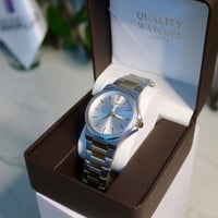 ساعات رجالية ونسائية فخمة مع حفر بالليزر اسمك أو حرفك بدقة وترتيب يليق...