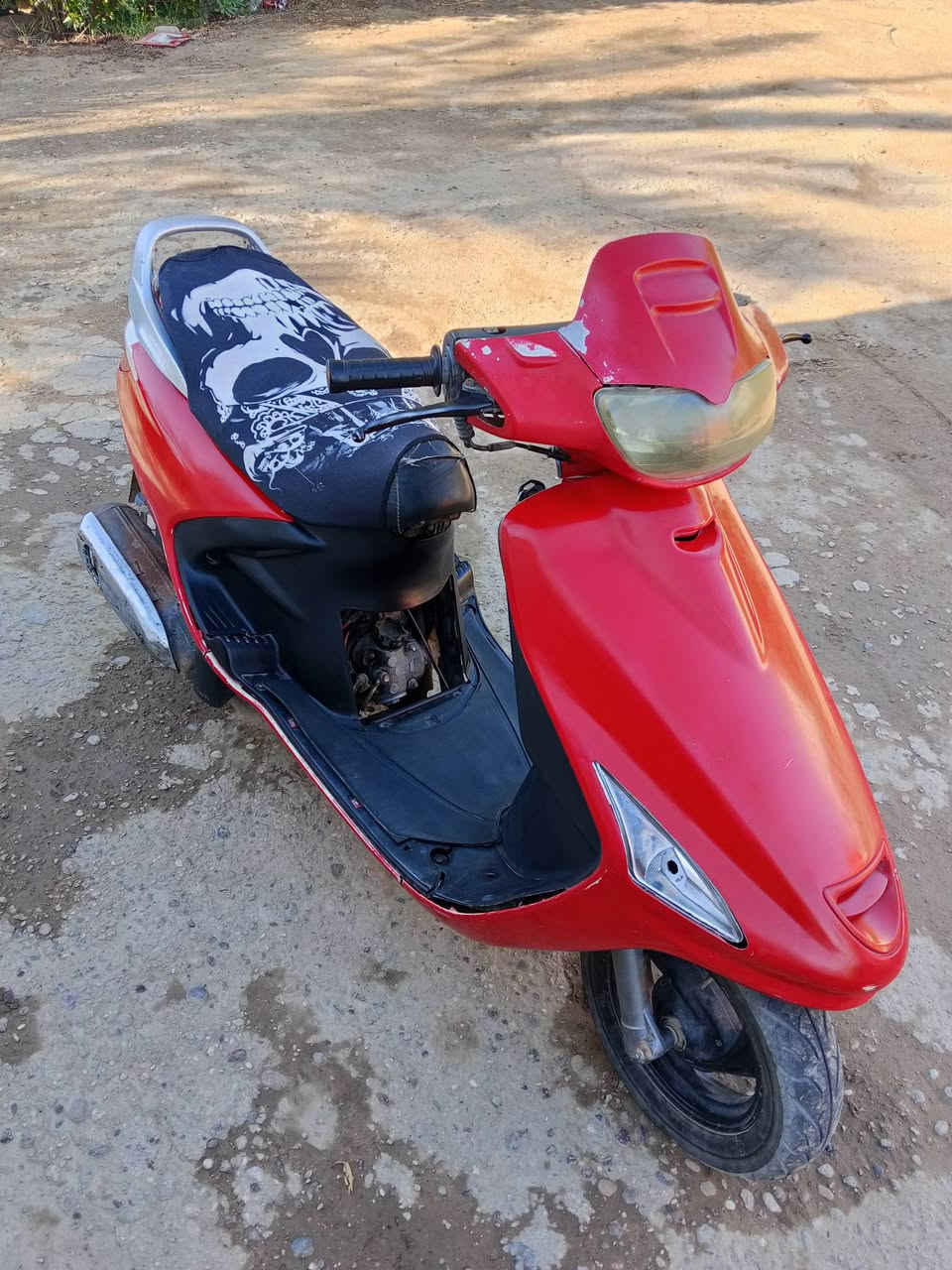 للبيع دراجه فراشه چانت متروكه بس شغاله مابيه شي السعر 250الف وبيه مجال بسيط مكاني طريق كربلاء نجف عمود 250.رقمي:***********
