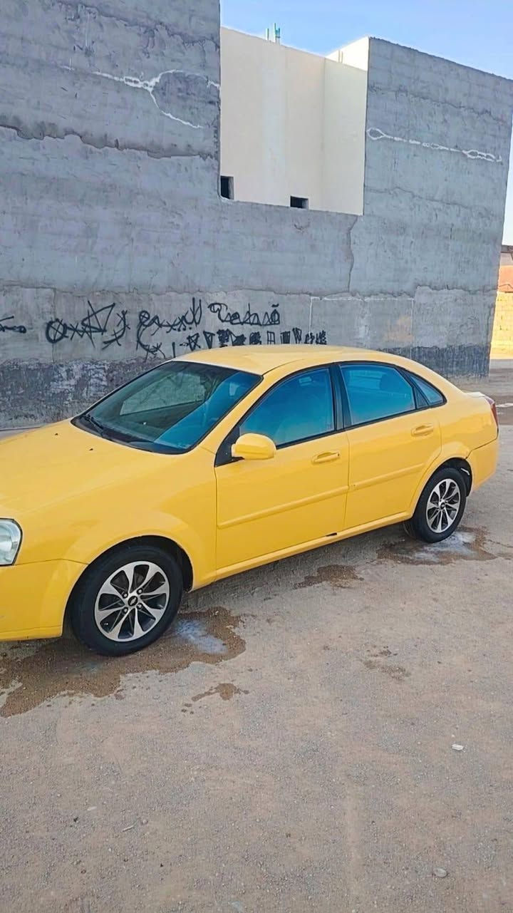 سلام عليكم سياره اوبترا للبيع موديل 2011 شركه العامه لسيارات مصبوغه حزام تخم تاير ويل جديد صدر إمامي وخلفي جديد كير محرك خير من الله مكان السيارةالبصرة  رقم حمر مصفرة هية وقرامات وراعية موجود  السعر 53 وبيه مجال بسيط الاستفسار ***********
