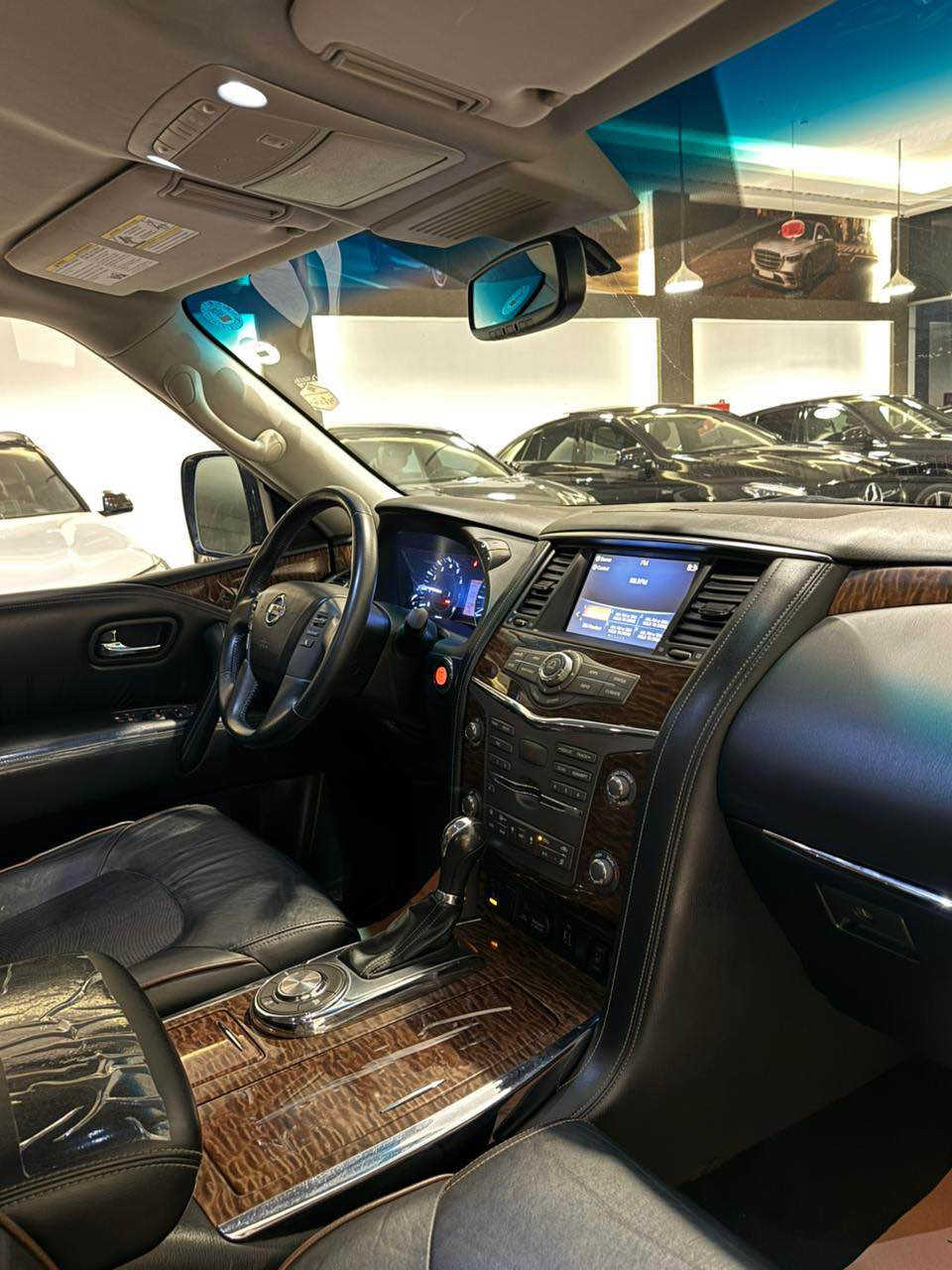 السلام عليكم 
للبيع نيسان ارمادا موديل 2020 ماشية 60 الف 
مواصفات (كشنات جلد وتدفئة و5 كامرات وتشغيل عن بعد ورادار وبصمات وحساسات وصندوك كهرباء وبعد مواصفات)
السيارة وارد امريكي جاملغ صبغ فقط وگير ومكينه بشرط
السعر : 238 $ ورقه
للاستفسار : *********** 
العنوان : السليمانية المعارض الجديده شركه (الجاف موتورز) السليمانية, العراق
