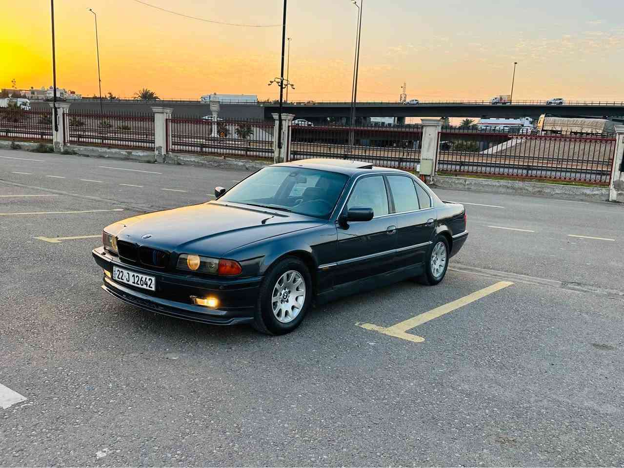 للبيع بي ام كاسحه 740

موديل 1996 اصل. رقم ارييل دولي. 

مكينه 8 سلندر سياره بلاديه ع وضع شركه صبغ فقط جماليه

مكينه كير جدد صدر تخم تاير كله جديد تبريد ثلج. 

سياره فول مواصفات سلايد طكتين شغال جام كهرباء 

كشنات جلد جنطه شفط برده كهرباء. سياره كامله مابيها نقص

مكان سياره بغداد حي الجامعه. سعر 80 وبيها مجال رقمي *********** بغداد, العراق
