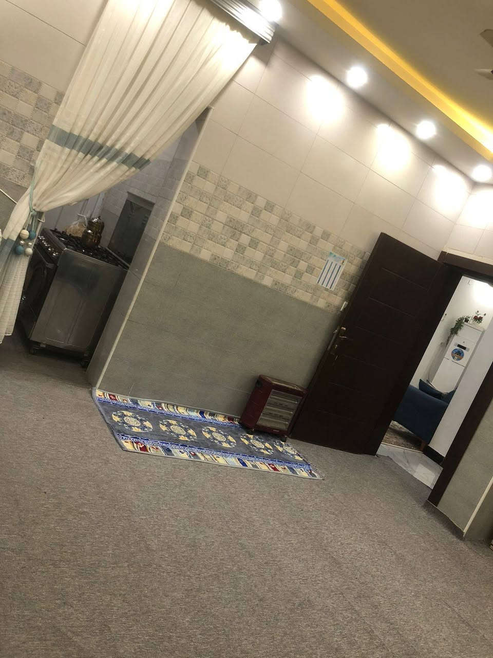 دار للبيع
يقع في مجمع الكرار المرحلة الاولى
قرب اسواق الكرار 
الدار ركن على شارعين 
مساحة الدار 265 متر مربع بي غرفتين نوم بالارضي الاولى سويت وبي غرفة بالطابق الاعلى سويت وغرفة مخزن واضافات وديكور على كل البيت
سعر البيع 180 مليون دينار والباقي على المصرف العقاري التسديد الشهري 372 الف دينار
التواصل مع صاحب الدار
***********
