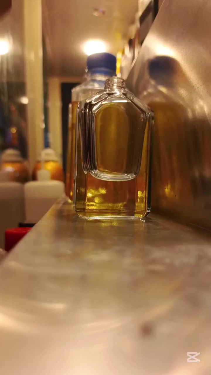 نوفر لكم افضل خلطات العطور الشتويه في معرض الاقمار المحمديه ✨ مَعْرِضُ الأَقْمَارِ المُحَمَّدِيَّةُ ✨
وِجْهَتُكُمُ الأُولَى لِلأَزْيَاءِ وَالمَطْبُوعَاتِ الفَاخِرَةِ

نُقَدِّمُ لَكُمْ مَجْمُوعَةً مُتَمَيِّزَةً مِنَ المُنْتَجَاتِ ذَاتِ الجَوْدَةِ العَالِيَةِ وَالتَّصَامِيمِ الفَرِيدَةِ:
✅ زِيٌّ تَفْصِيلٌ بِمُودِيلَاتٍ عَصْرِيَّةٍ وَمُتَنَوِّعَةٍ
✅ عِصَابَاتٌ بِأَشْكَالٍ وَأَلْوَانٍ مُتَمَيِّزَةٍ
✅ صُوَرٌ مُخْمَلٌ بِأَحْجَامٍ مُخْتَلِفَةٍ تُنَاسِبُ جَمِيعَ الأَذْوَاقِ
✅ بَدِيٌّ بِطِبَاعَةٍ خَاصَّةٍ وَفْقَ اخْتِيَارِكُمْ
✅ قُمْصَانٌ مُلَوَّنَةٌ مِنْ قِمَاشِ اللِّيفِيِّ الفَاخِرِ
✅ رَايَاتٌ مُطَرَّزَةٌ بِأَدَقِّ التَّفَاصِيلِ وَأَجْوَدِ الخَامَاتِ

📍 المَوْقِعُ: سُوقُ الشُّيُوخِ - شَارِعُ الصُّورَةِ
🚚 خِدْمَةُ التَّوْصِيلِ: مُتَوَفِّرَةٌ دَاخِلَ المُحَافَظَةِ وَلِجَمِيعِ المُحَافَظَاتِ الأُخْرَى

📢 بِإِشْرَافِ:
👤 حُسَيْنُ عَلِيٌّ – 📞 ***********
👤 سَجَّادٌ مَاجِدٌ – 📞 ***********

✨ نَعِدُكُمْ بِالجَوْدَةِ وَالإِبْدَاعِ فِي كُلِّ مُنْتَجٍ! ✨
💡 زِيَارَتُكُمْ تُسْعِدُنَا!
