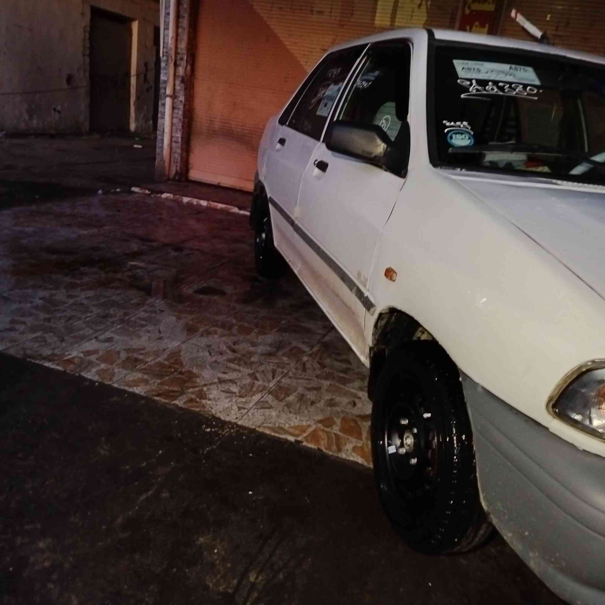 السلام عليكم عندي هاي السياره للبيع 
موديل 2009
رقم الماني بغداد
صبغ قطعتين 
شواصي شرط
كربون بنزين 
مشروع وطني
شرط الوكلاه ول تحويل 
صاحبه بل موصل
***********
***********
