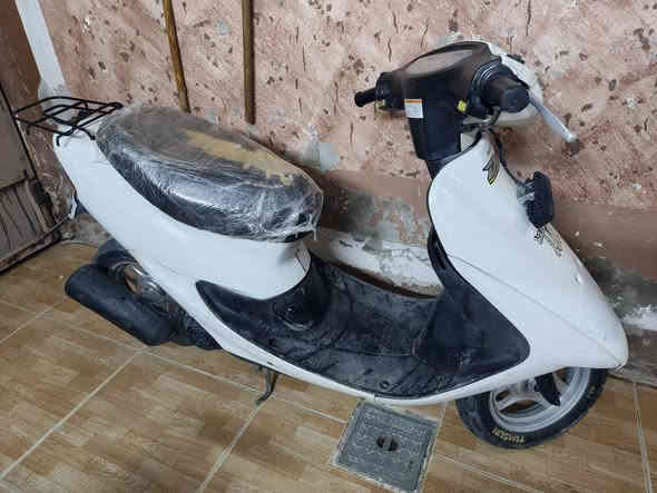 هوندا سرعه 60 دراجه عوزه بس بطاريه بحالة الوكاله محرك ناعم  سعره ٢٠٠ بيه مجال قليل كركوك قادسيه الثانيه الرقم ***********
