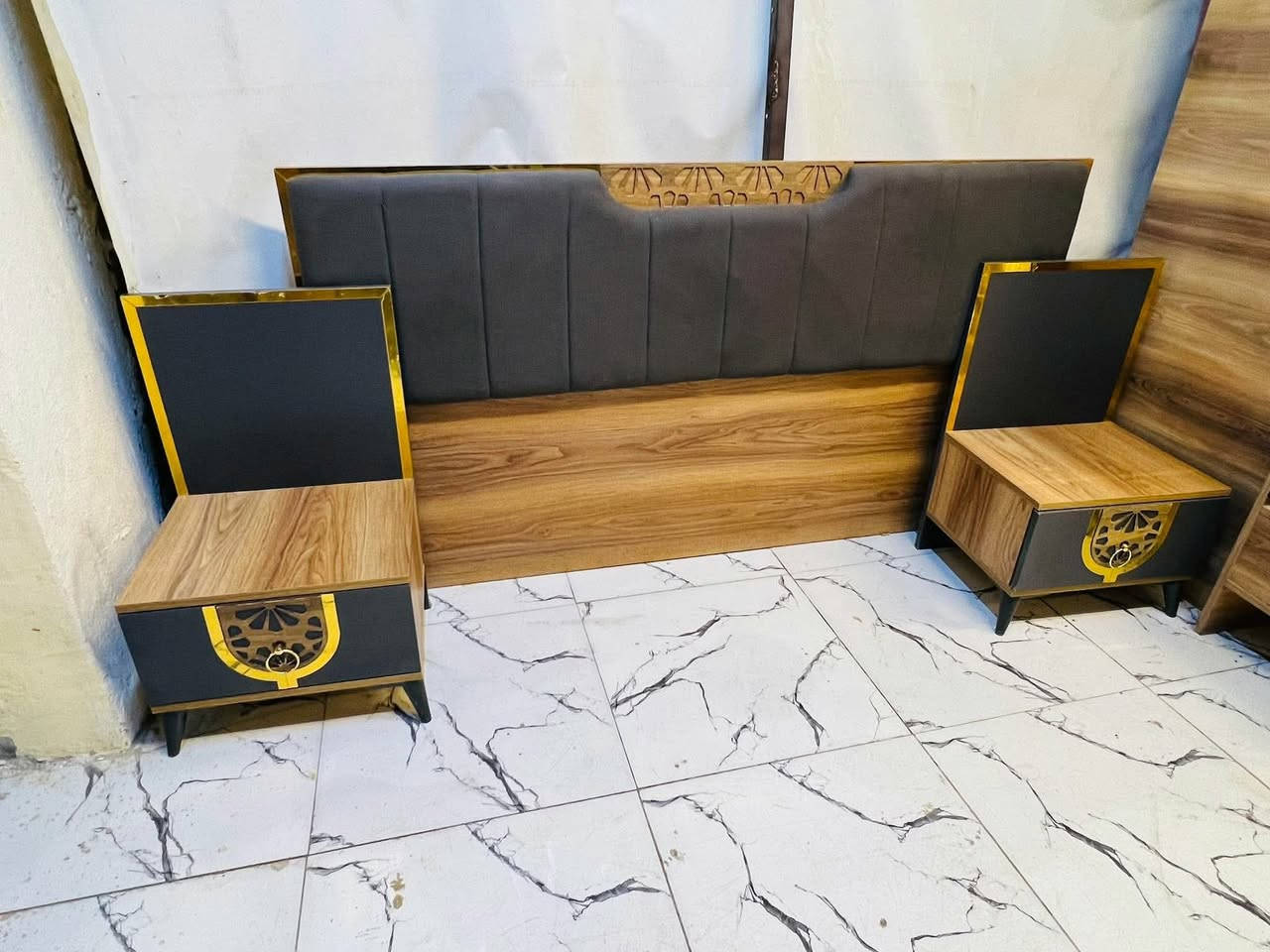 غرفة نوم مستعملة🇹🇷
 نضافة💯بل 💯 أخت الجديدة 
عدد القطع / 5
نضام / أبواب 💢 
سعرهة 500🔒
شد ونقل داخل بغداد مجاني🚛
يوجود توصيل محافضات
هدية 🎁 طابورية اضافية


**إذا كنت صاحب هذا الإعلان وتريد حذفه لأي سبب، رجاءا أرسل رسالة إلى الدعم الفني**