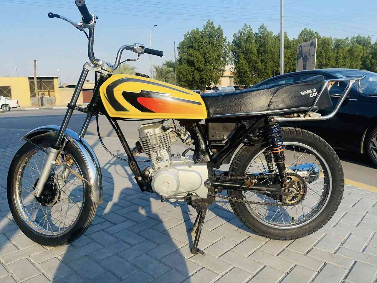 ام عليكم ايراني نامة مفتوحة مبدلة ولفات الله شاهد دراجة بيها شلعة ما شايفها بحياتي وعلي تجي وشوف بعينك 
 دراجة ادوات مكفولة من طول للطول رايده ب 450 وبيها حك جية مكاني البصرة المعقل شراي يتواصل وياي على هاذا رقم 
(***********)
