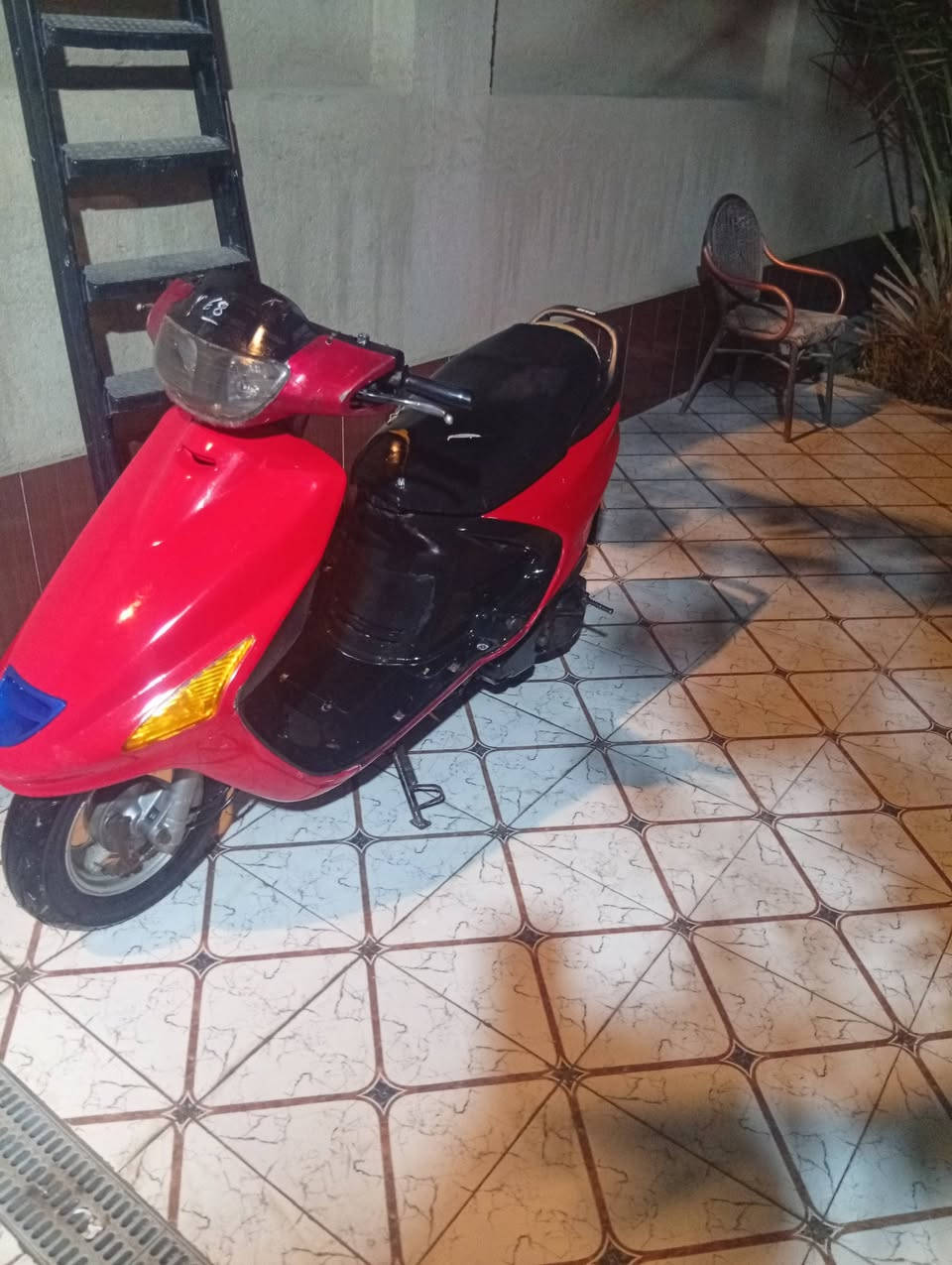 السلام عليكم
دراجه فراشه للبيع مكينه نضيفه كهربائيه كله شغال كفر جديد كامله مفتوحه بس شرط لاتدخن لاتنقص تايرات جدد مكاني الناصريه ***********
السعر 325
