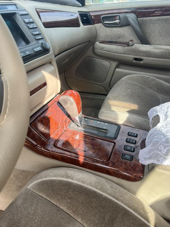 للبيع فقط ملكه كفاله عامه جاهزه للترقيم بيه كتاب حجز من مديريه المرور  4دكم فول فول عدا الفتحه كرستال ثلاجه تبريد قطعتين 4كشنات كهربائي ويل نجمه تخم تاير مكينه ديفور الكبير شاصي175 مكاني ناصريه شطره السعر 90 
***********
