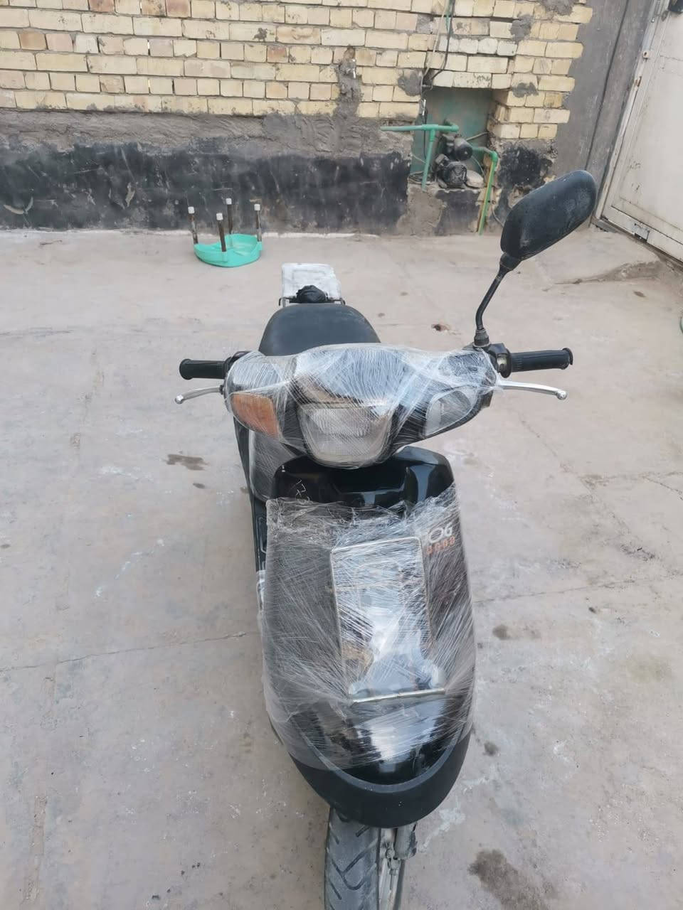 سلام عليكم دراجه بطه للبيع دراجه نضيفه المكان كربلاء حي القدس السعر 200 وبيهه مجال ***********
