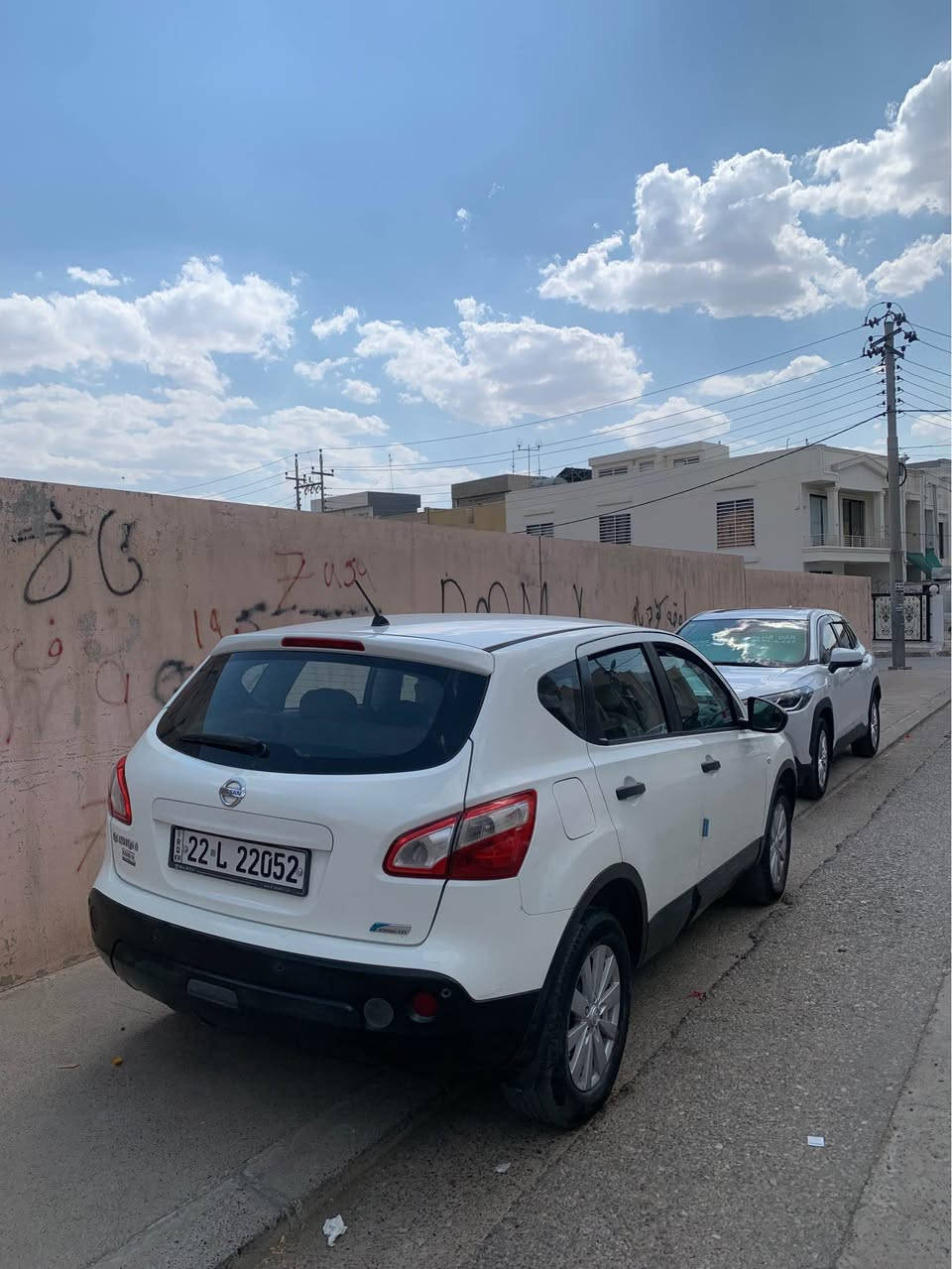 نیسان قاشقایی ٢٠١٢.  بێ سبوغ گێر تۆماتیک مەکینە گەورە ٢.٠. گێر و مەکینە  نەکراوەتەوە بە شەرت. تەبرید  شاشە ئایپاد. کامیرا حەساس کوشین جەگ.  سوکان ڤۆلیۆم مواسەفات خەلیجی  سفری هەولێرە. رەقەم سەنەوی هەزە نوێیە بە ناوی خۆمە..   سعر ١١٥ مەجال ***********
***********
شوێن هەولێر أربيل, العراق
