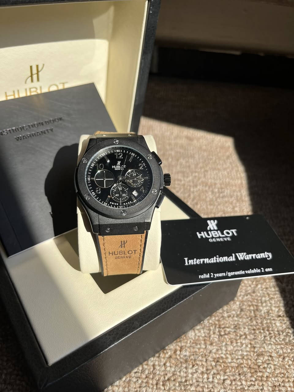 السلام عليكم هابلوت سوبر ماستر قطعة كوالتي كلش راقي السير شامو والداخل ربر الاطار. تيتانيوم والقفل كذالك سناتر حقيقية ‎%‎ نظام الستوب وتش ختومات كامل مع الكارت والدفتر والعلبة الاصلية .***********
