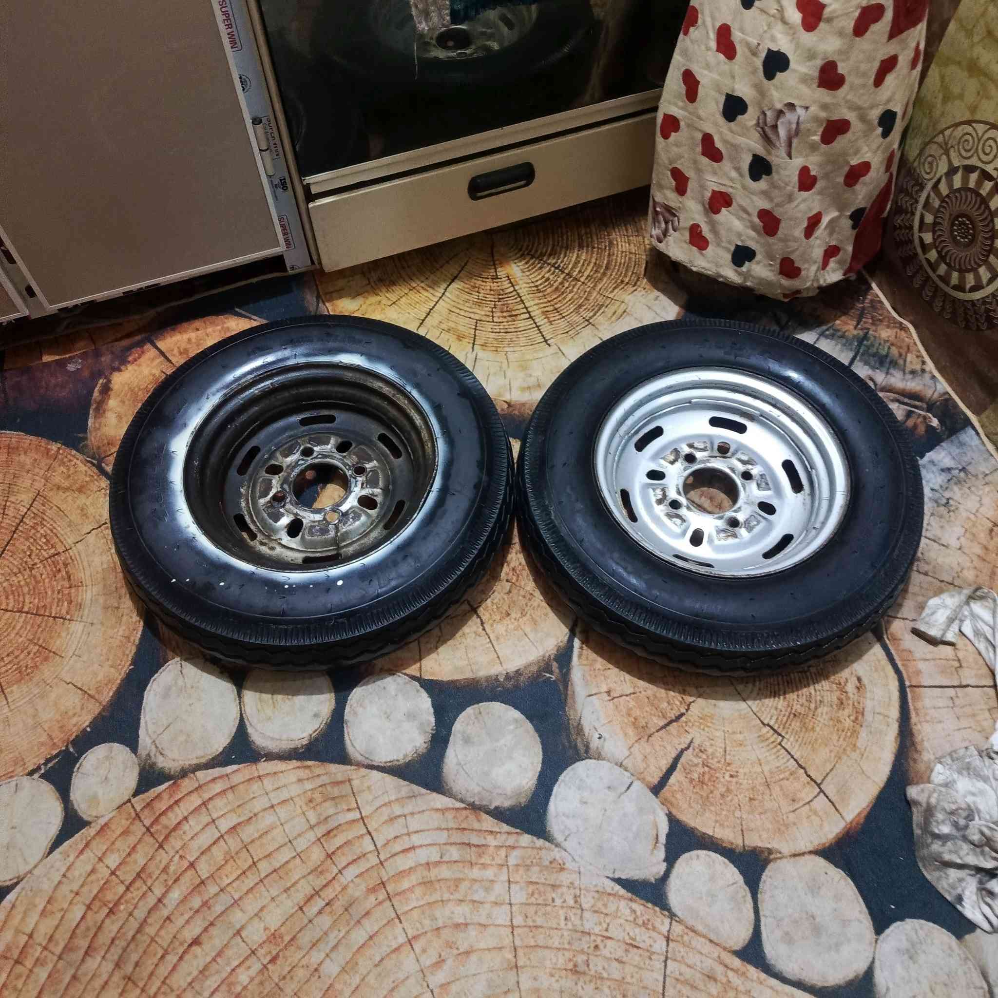 للبيع صار 3تيام من شادهن ب25قفلهن مكان تضحيه ***********
