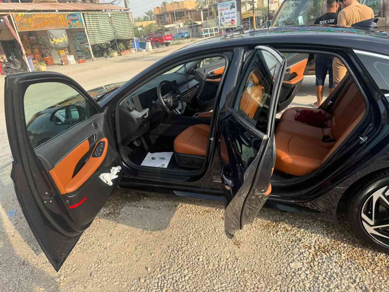 🚘 هيونداي سوناتا Hyundai sonata SEL 2024 🚘
 ماشية  50الف
محرك 2.5L المرغوب بدون توربو 

🟩 السعر  _ 215

✨ المواصفات فول  (Full Option):

 بصمة ( ابواب + صندوق ) 
🟥 تشغيل عن بعد 
🟥 شاشة جبيرة ( كار بلي + اندرويد )
🟥 واير ليس شحن 
🟥مثبت سرعة 
🟥قيادة ذاتية 
🟥تحديد مسار 
🟥 رادار امامي 
🟥رادار جانبي 
🟥رادار خلفي 
🟥كامرات ١٨٠
🟥مثبت ستيرن 
🟥سايد بريك بصمة 
🟥مودات قيادة 
🟥كشنات تدفئة 
🟥 بانوراما 
🟥تبريد بيانو 
🟥كيجات بالعداد تظهرلك قراءة (حماوة الدهن - التيربو 
🟥كير دكمً ٨ سرعات + شفتات ستيرن 
🟥نظام سماعات BOSE اقوى انظمة سماعات
🟥جامات اوتو
🟥اوتو هولد
🟥كشنات جلد
🟥محرك 2500 بدون توربو 
🟥لدات امامي خلفي 
🟥وبعد هواي مواصفات بيهه

ضرر السيارة حادث سطحي  جنطه وطخه بسيطه بل جاملق بدون دواخل
***********
