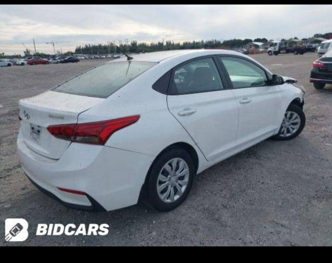 من رخصة الادمن اكسنت بيضاء موديل  ٢٢ وارد امريكي السعر ١٣٨ وبيه مجال ماشيه ٥٢ تخم تايرجديد محرك ١٦٠٠ دوش دبل نوزل كير محرك مكفول بدون صبغ رقم بابل 
***********
