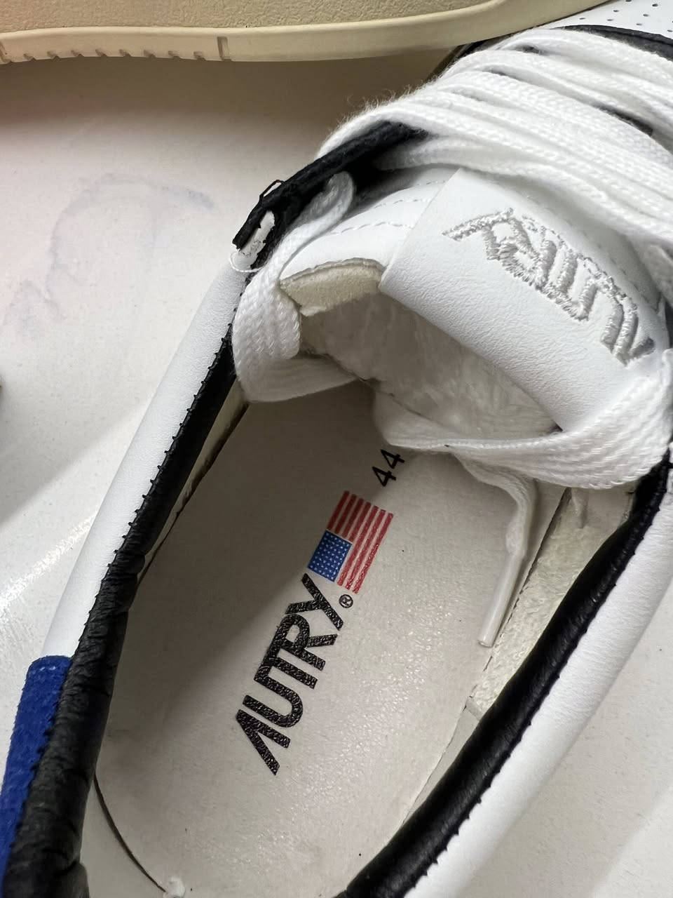 حذاء رياضي قياس 44 السعر 25


**إذا كنت صاحب هذا الإعلان وتريد حذفه لأي سبب، رجاءا أرسل رسالة إلى الدعم الفني**