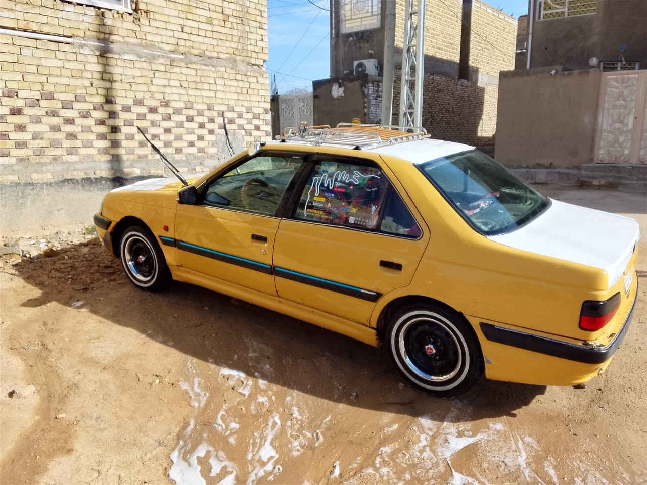 السلام عليكم بيجو بارص موديل ١١ كير ومكينه مكفولات رقم نجف سنوية لل ٢٧ راعيها يريد مداور راعيها بل كوفه مكاني نجف حي النداء *********** عليها هيئه ٦ ورقات يوكعن من سعرها سعرها ٢٨ وبيها مجال خاص ما متواجد اتصال فقط
