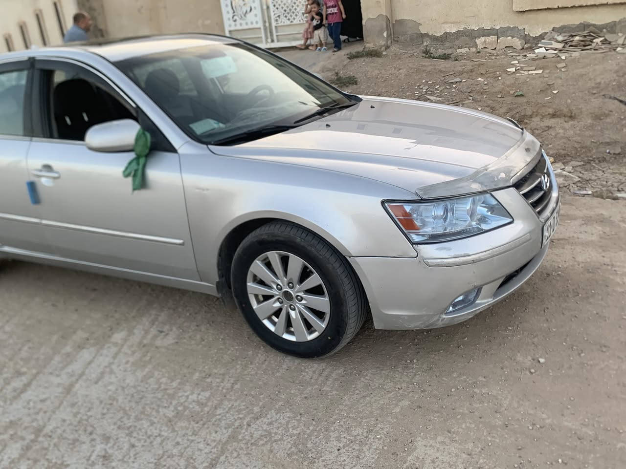 سوناتا 2009امريكية محرك2400 بيه قطعتين جاملغ خلفي صبغ امامي فقط كلير راعية بلزبيدية سعر 115 وبيه مجال بسيط الاستفسار ***********
