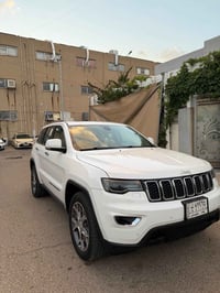 جيب 2020  خليجي كفاله عامه  ماشيه 70 الف رقم بغداد  بيع او مراوس   تاه...