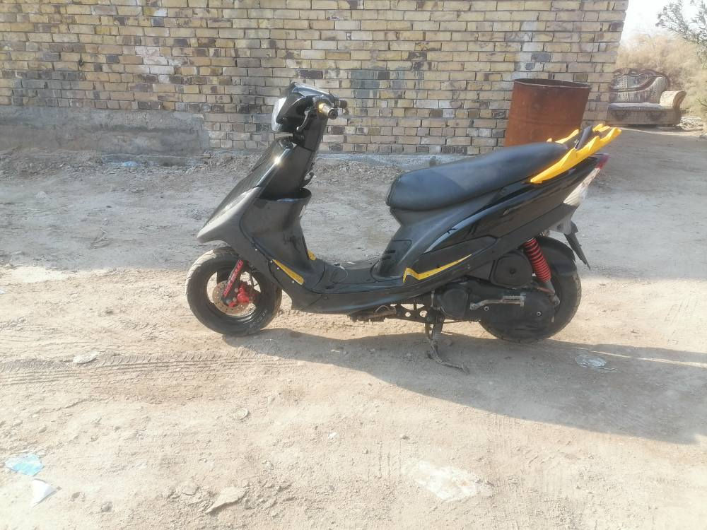 السلام عليكم 
ماكس عدله للبيع او مراوس ب نامه حربي بوشه 49 ما مفتوحه كهربائيّة كلها شغاله بس نقص كتف شحن وبريك امامي سعر 750 وبيها مجال اي ستفسار ***********
