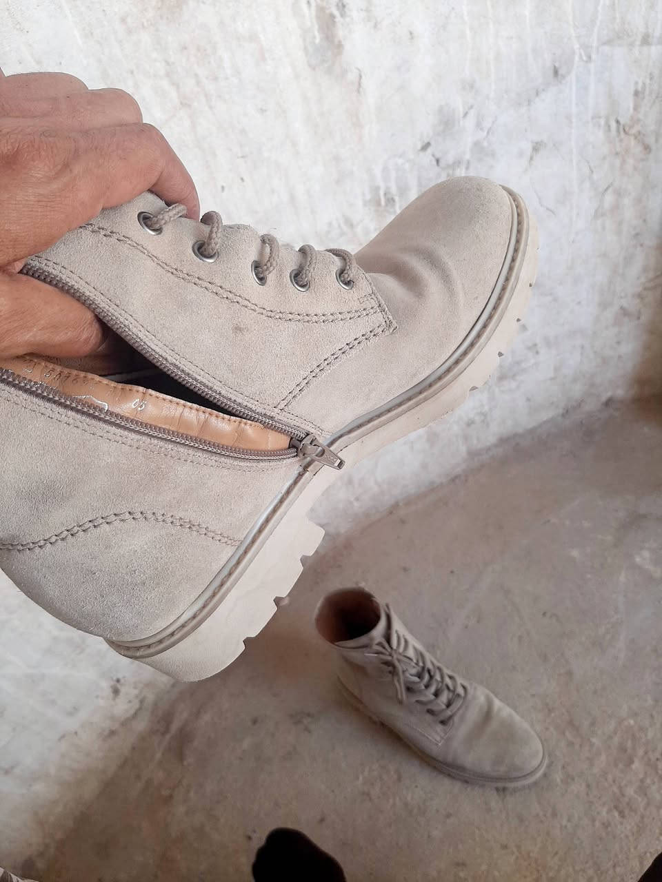 بصطال باله نضافه ٩٠ بل ميه ماركهضش حجم 42 مريح كلش وشرط ريحه ميطلع شرط سعره ١٠٠ المكان الانبار هيت


**إذا كنت صاحب هذا الإعلان وتريد حذفه لأي سبب، رجاءا أرسل رسالة إلى الدعم الفني**